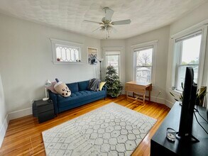 81 Newbury St, Unit 3 in Somerville, MA - Building Photo - Building Photo