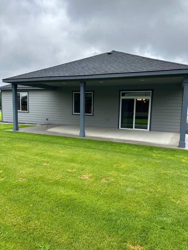6550 Eagle Dr NE in Moses Lake, WA - Building Photo - Building Photo