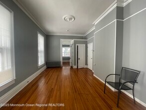 22 Wallace St-Unit -Apartment 2 in Red Bank, NJ - Building Photo - Building Photo