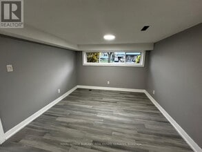 3140 Michael Crescent in Burlington, ON - Building Photo - Building Photo