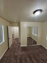 1602 E 92nd St in Los Angeles, CA - Foto de edificio - Building Photo