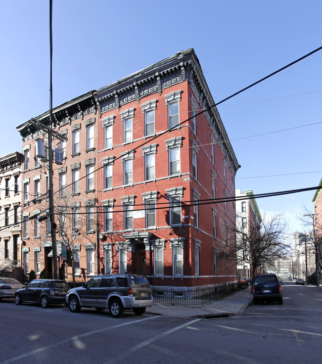 Willow Flat in Hoboken, NJ - Building Photo