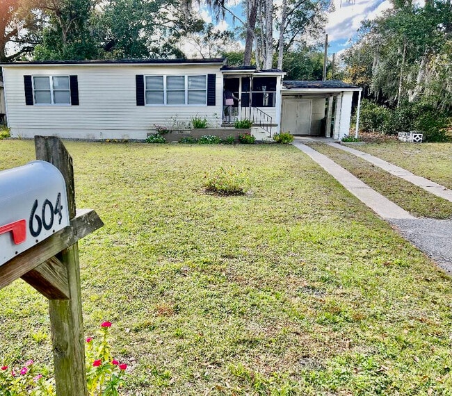 property at 604 N Kentucky Ave