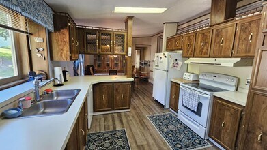 27260 Old Hwy 93 in Elmo, MT - Building Photo - Building Photo