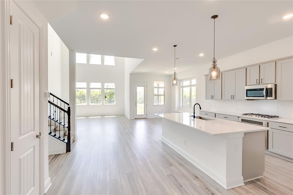 1900 Mariann Dr in Leander, TX - Building Photo