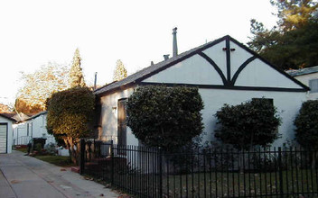 2615 E St in Sacramento, CA - Foto de edificio - Building Photo