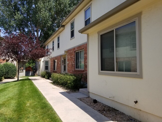 909 44th Avenue Ct in Greeley, CO - Foto de edificio - Building Photo