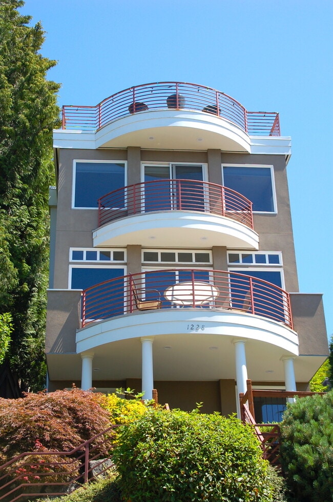 1228 9th Ave W in Seattle, WA - Building Photo - Building Photo