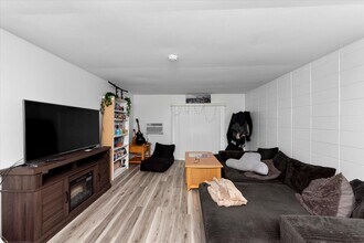 300 Marlene Ct in Wauconda, IL - Building Photo - Building Photo