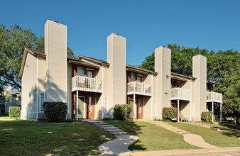 Z-12272023-River Crossing Townhomes in Austin, TX - Foto de edificio - Building Photo