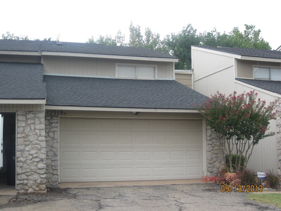 12319 Cedar Springs Ln in Oklahoma City, OK - Building Photo