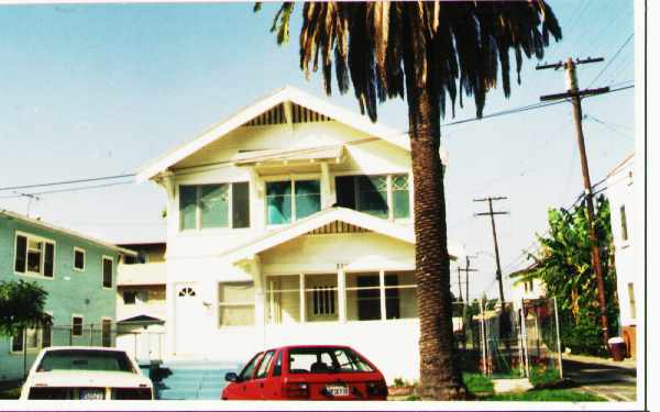 323 W 9th St in Long Beach, CA - Foto de edificio - Building Photo