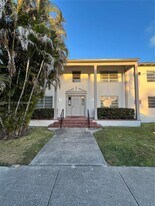2390 SW 22nd St in Miami, FL - Building Photo
