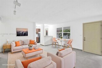 5325 SW 77th Ct in Miami, FL - Building Photo - Building Photo