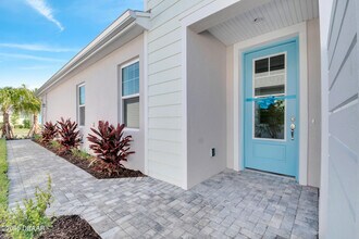 215 Summertime Pl in Daytona Beach, FL - Building Photo - Building Photo