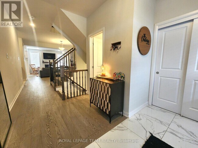 590 Paine Ave in Ottawa, ON - Building Photo - Building Photo