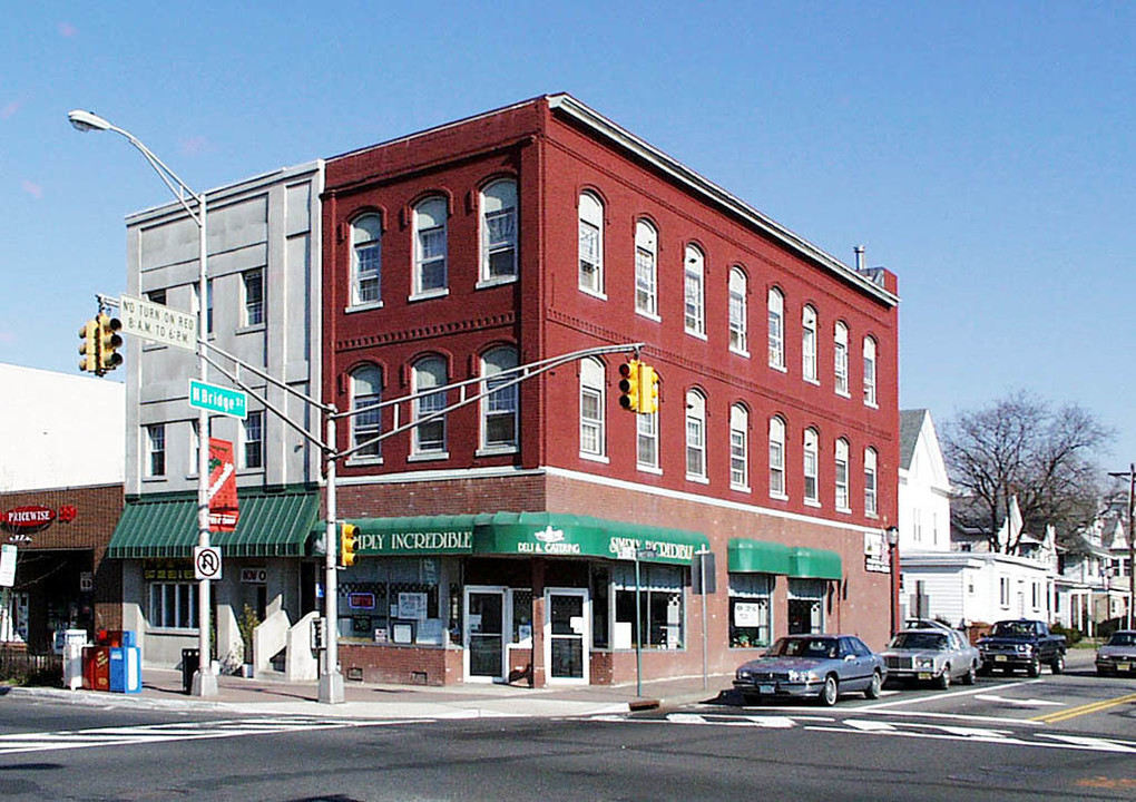 6 W Main St in Somerville, NJ - Building Photo