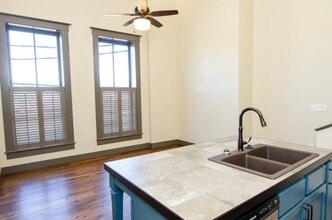 203 W Commercial St in Springfield, MO - Building Photo - Building Photo