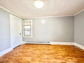 122 Cross St in Harrison, NJ - Building Photo - Building Photo