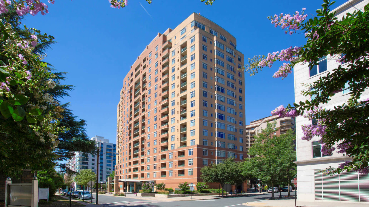 Virginia Square in Arlington, VA - Foto de edificio