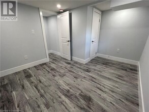 76 Montcalm Dr in Kitchener, ON - Building Photo - Building Photo