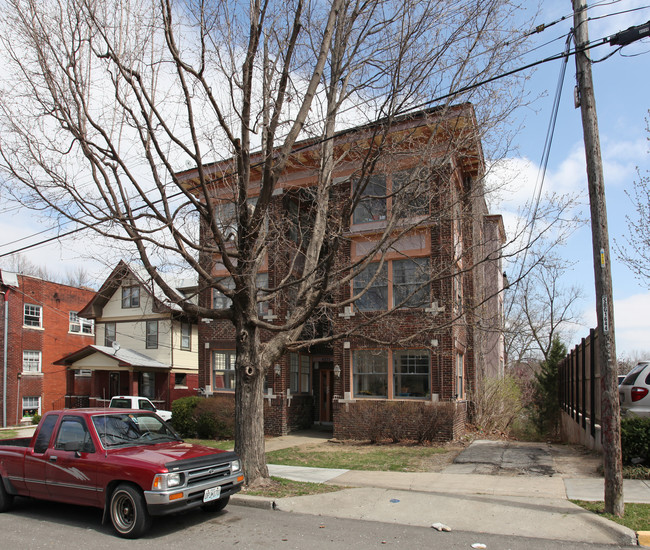 4225-5227 Locust St in Kansas City, MO - Building Photo - Building Photo