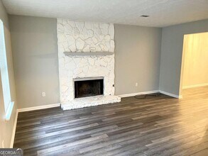 616 Woodknoll Ct in Jonesboro, GA - Building Photo - Building Photo