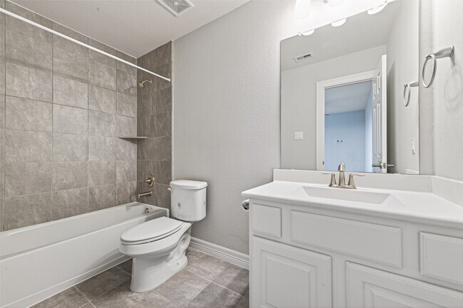 2715 Shadybrook Meadow Dr in Houston, TX - Building Photo - Building Photo