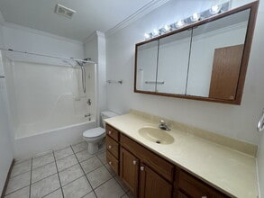 1403 Adams St in Ottawa, IL - Building Photo - Building Photo