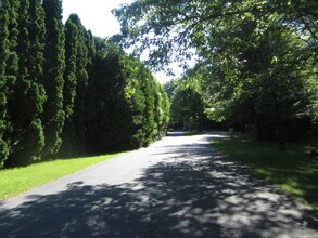 602 Forest Ln, Unit 1101 in Halfmoon, NY - Foto de edificio - Building Photo