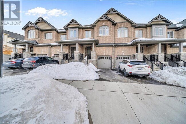 26 Roywood St in Kitchener, ON - Building Photo - Building Photo