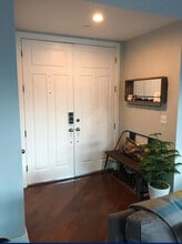 324 E Main St, Unit #306 in Louisville, KY - Foto de edificio - Building Photo