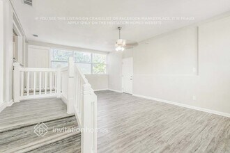 2459 Mercer Cir S in Jacksonville, FL - Foto de edificio - Building Photo