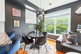 323 Jackson St in Hoboken, NJ - Building Photo - Building Photo