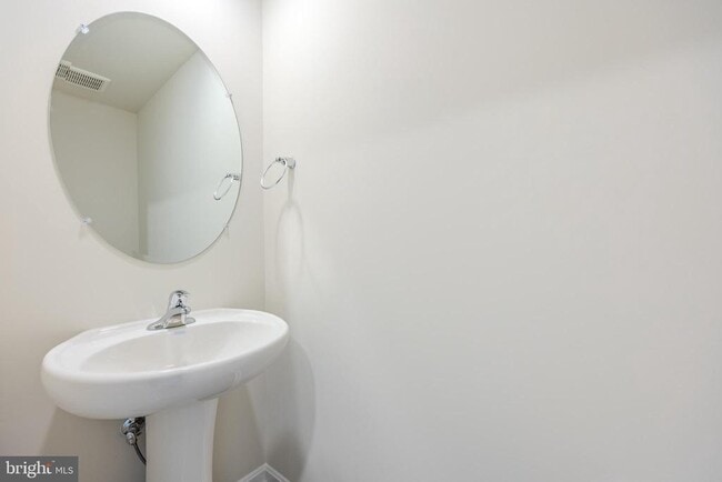 114 Charing Cross Dr in Stephens City, VA - Building Photo - Building Photo