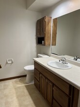 W165N11482 Royal Ct in Germantown, WI - Building Photo - Building Photo