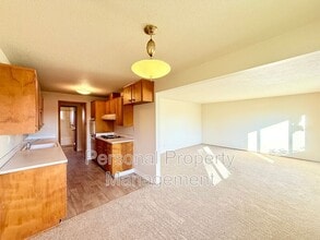 702 Garrison Terrace in Vancouver, WA - Foto de edificio - Building Photo