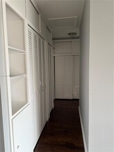 1021 Crystal Lake Dr in Pompano Beach, FL - Building Photo - Building Photo