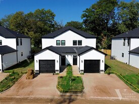 1220 E Pacific St in Springfield, MO - Building Photo