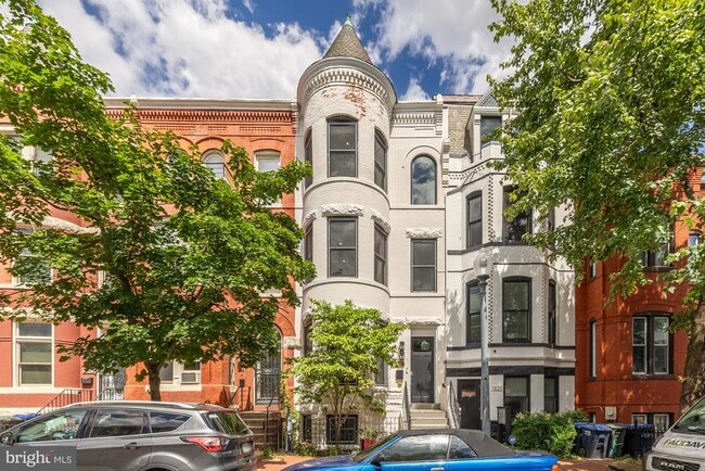 property at 1831 5th St NW