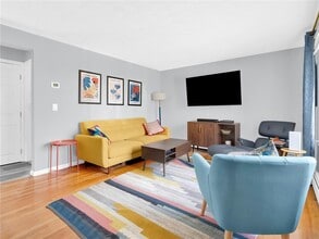 32 Hamlin Ave in Warwick, RI - Building Photo - Building Photo