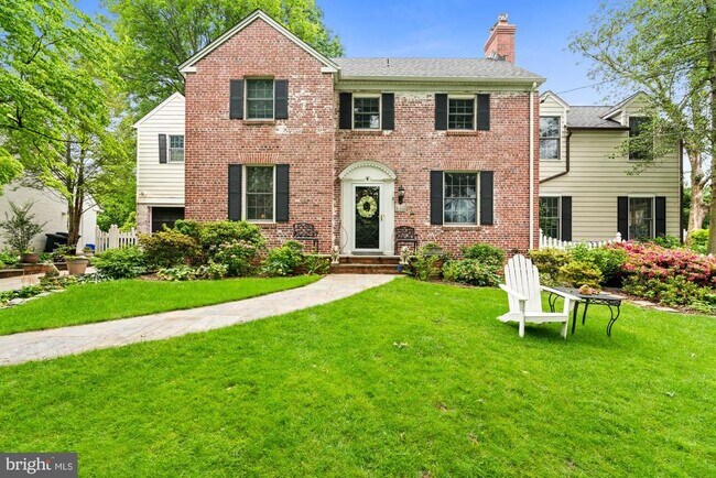 property at 5301 Worthington Dr