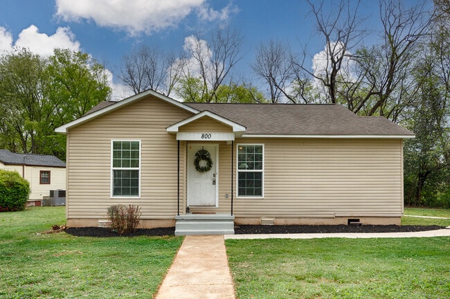 property at 800 Linwood Dr NW