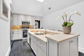 60 Commonwealth Ave in Boston, MA - Building Photo - Building Photo