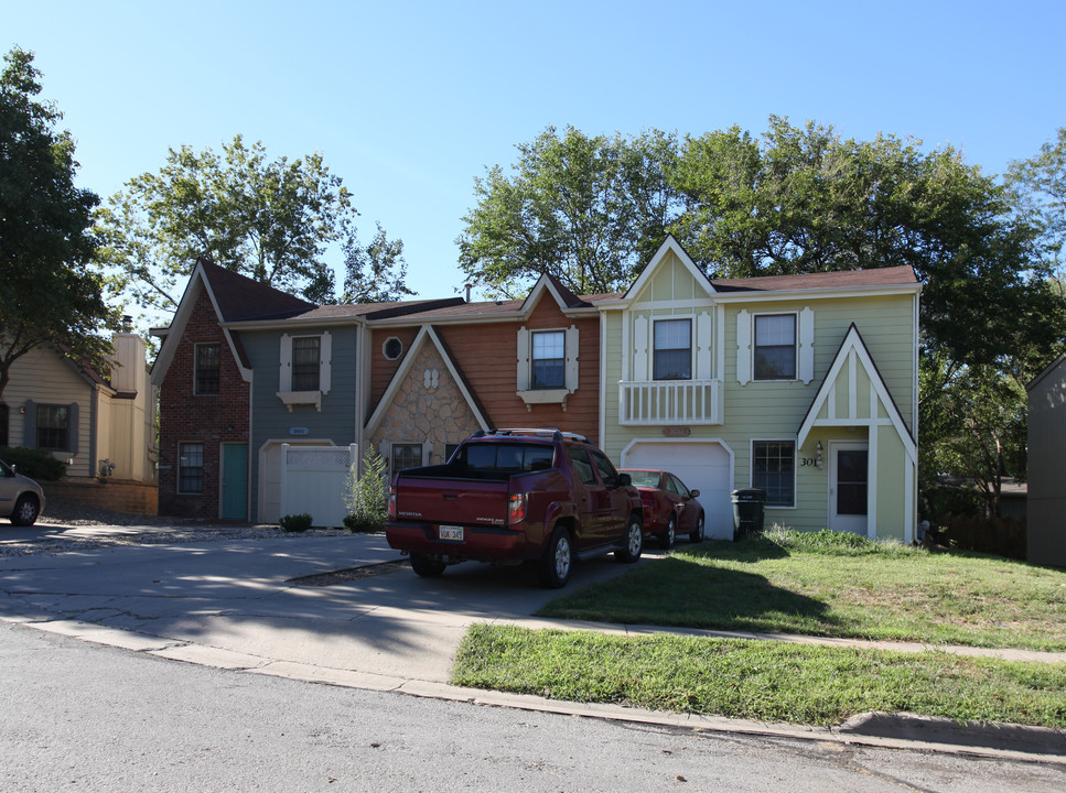 Stone Meadows in Lawrence, KS - Building Photo