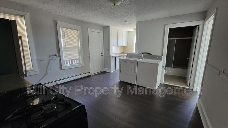 343 Auburn St in Manchester, NH - Building Photo