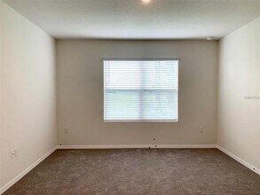 613 Hickory Course Loop in Ocala, FL - Building Photo - Building Photo