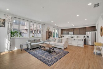 2333 Aerostar Way in Sacramento, CA - Building Photo - Building Photo