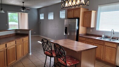 2224 Mayapan Rd SE in Rio Rancho, NM - Building Photo - Building Photo