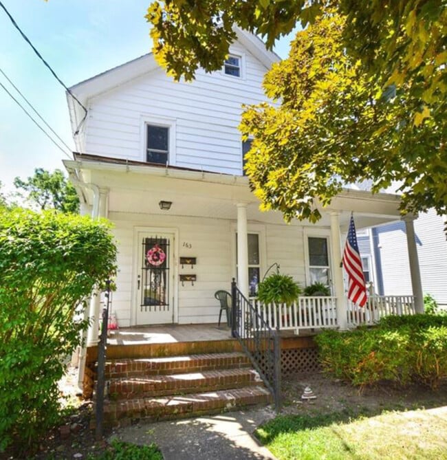 163 Lewis St, Unit 163 Lewis St, Upper-Apt 2 in Geneva, NY - Building Photo - Building Photo